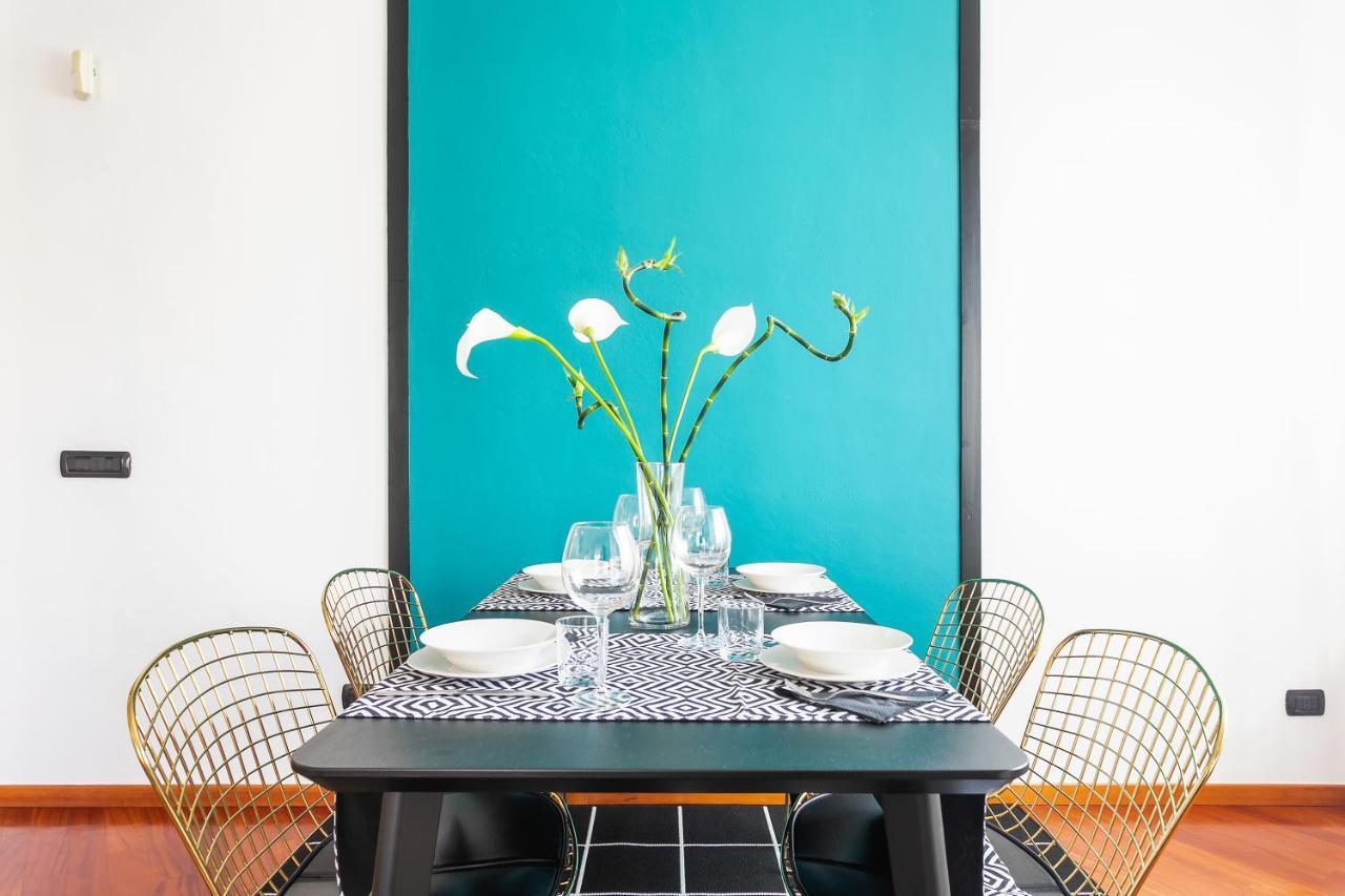 Santa Chiara Apartment By Myhomeincomo Exterior foto